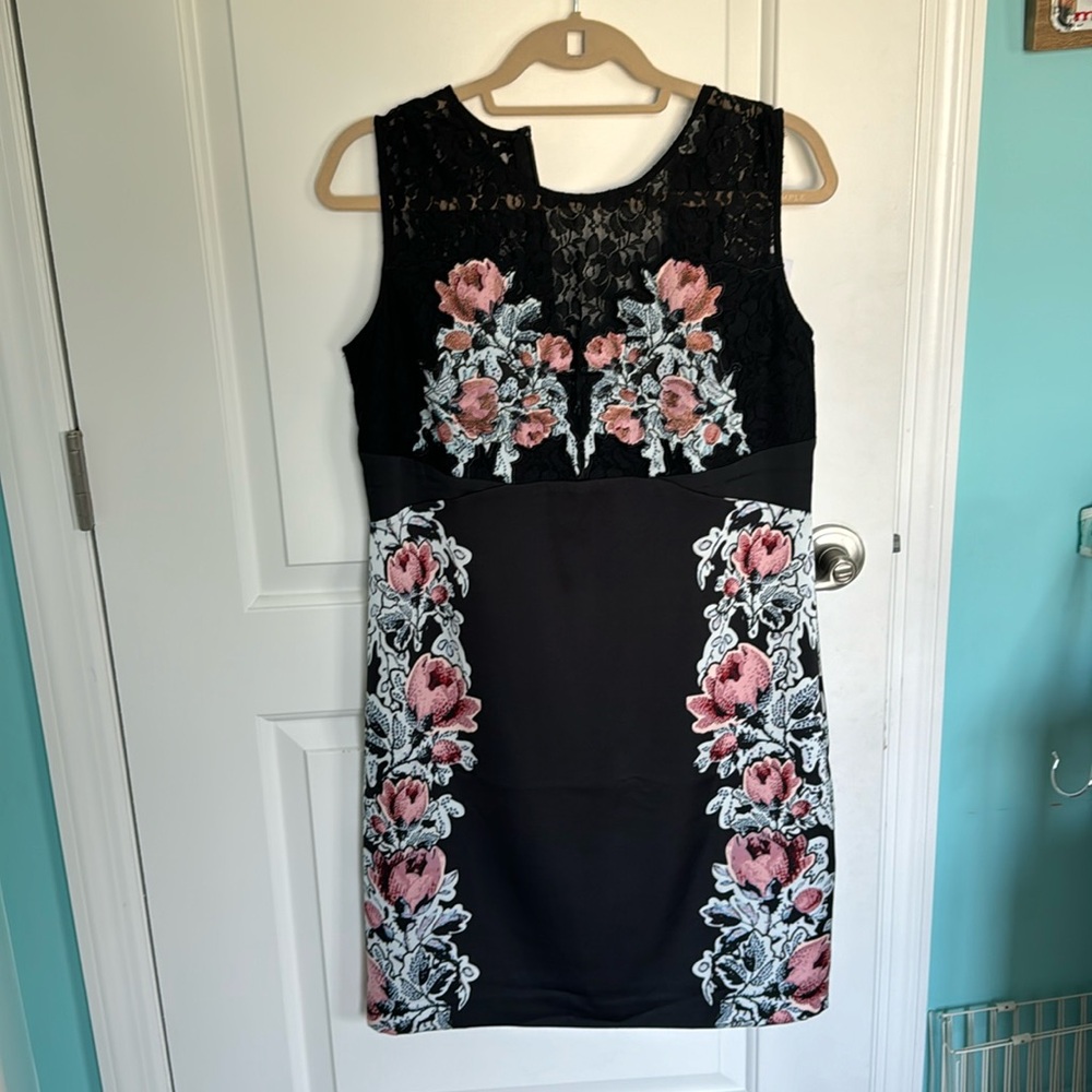 Guess dress with floral on the sides